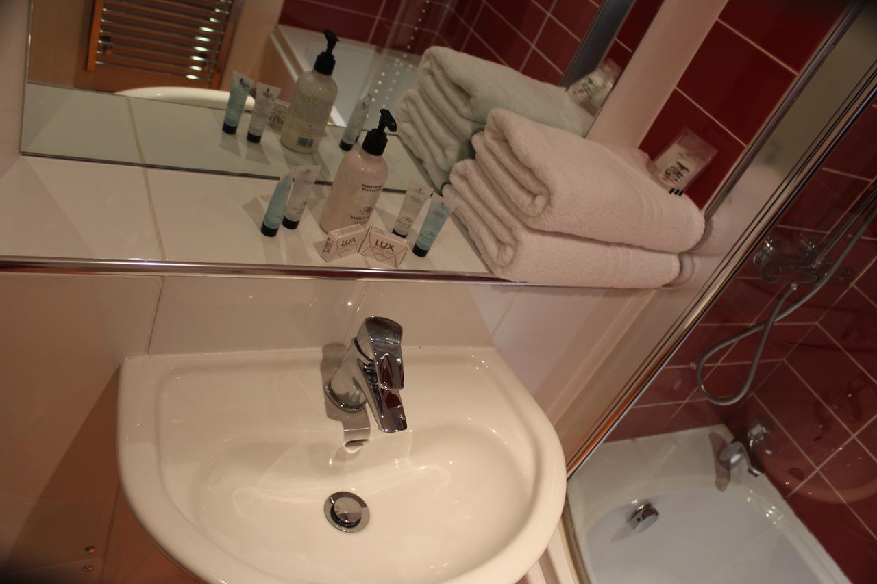 Rock And Fountain Hotel Newport  Zewnętrze zdjęcie